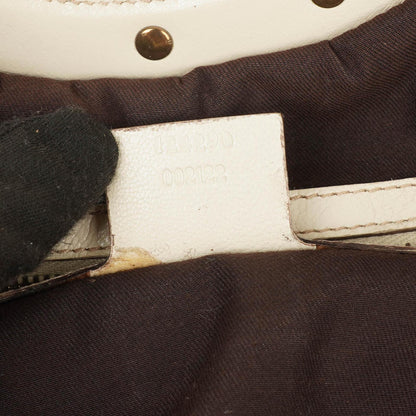 Gucci große Tote Tasche aus neutralem Kalbsleder mit Nieten und Bambusgriff