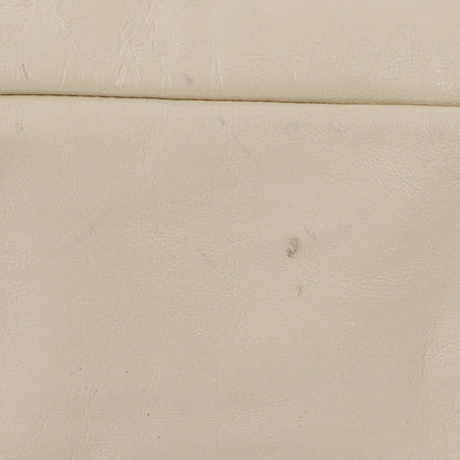 Gucci große Tote Tasche aus neutralem Kalbsleder mit Nieten und Bambusgriff