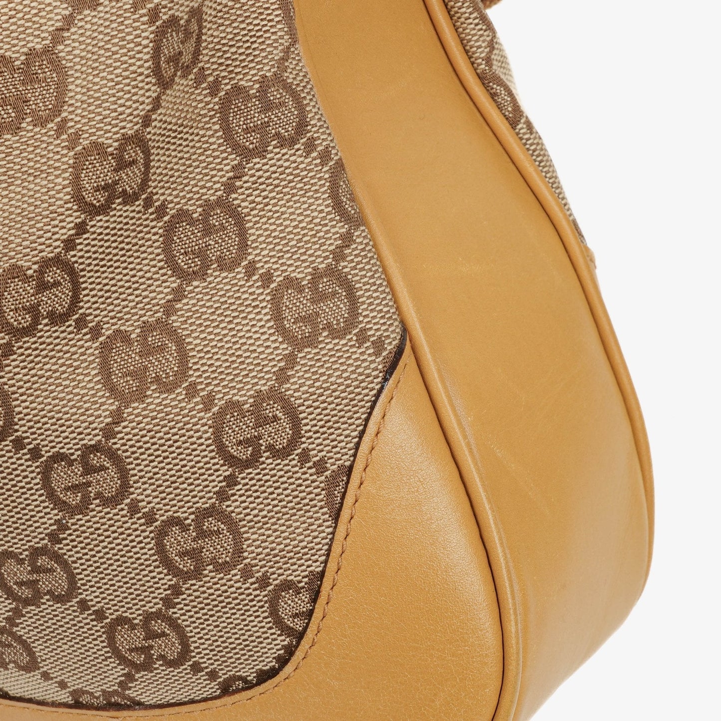 Gucci Bamboo Hobo-Tasche mit Top Handle aus GG Canvas und Leder