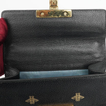 Gucci Bee Star kleine Padlock Schultertasche aus schwarzem genarbtem Kalbsleder