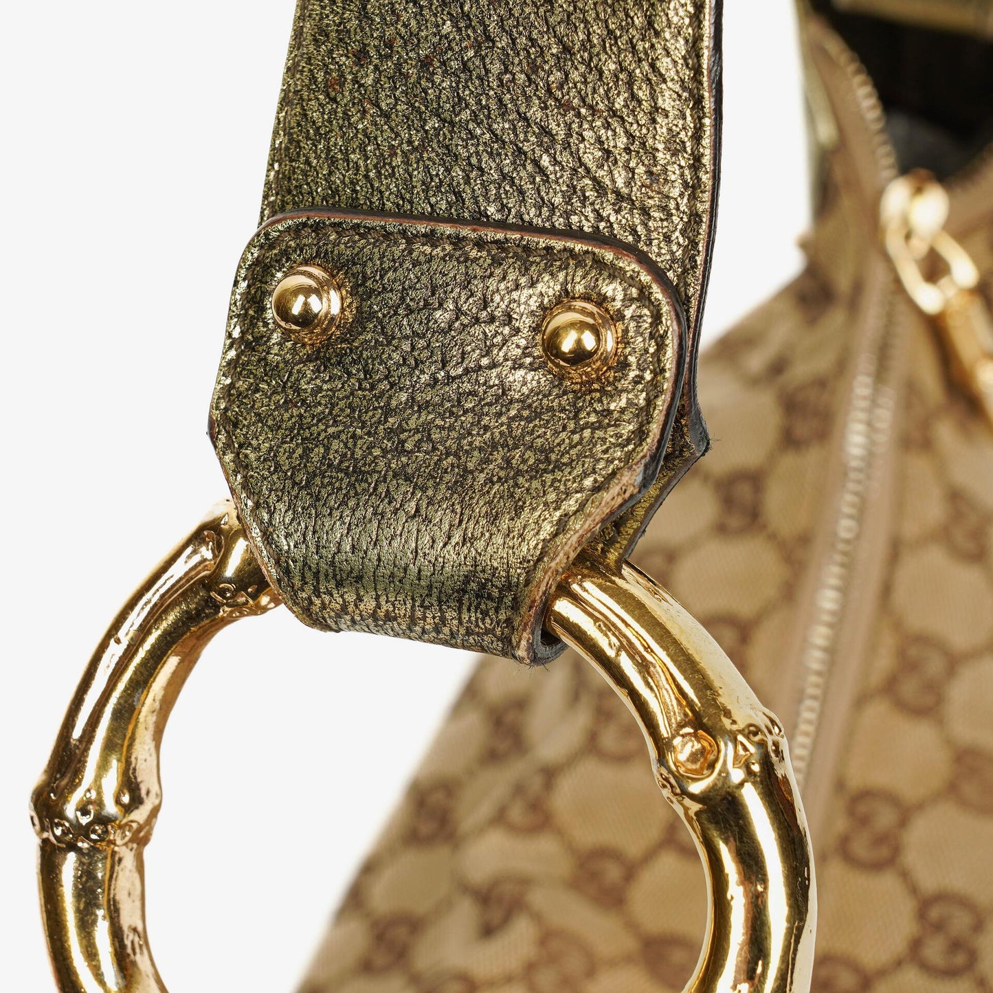 Gucci Hobo-Tasche aus Beige/Ebony GG Canvas mit grün-metallischem Bambus-Ring