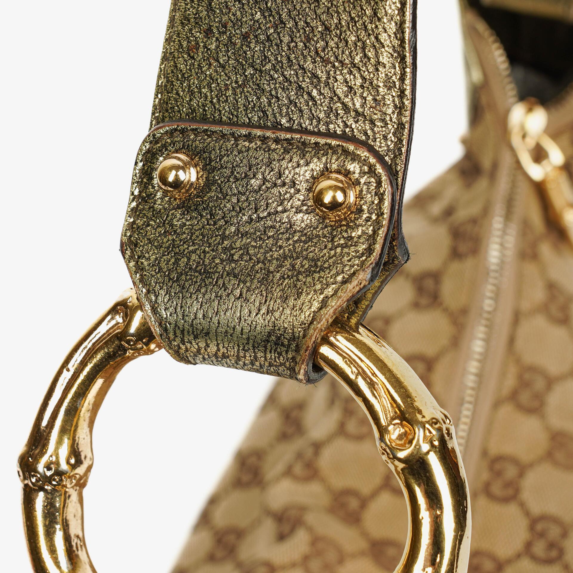 Gucci Hobo-Tasche aus Beige/Ebony GG Canvas mit grün-metallischem Bambus-Ring