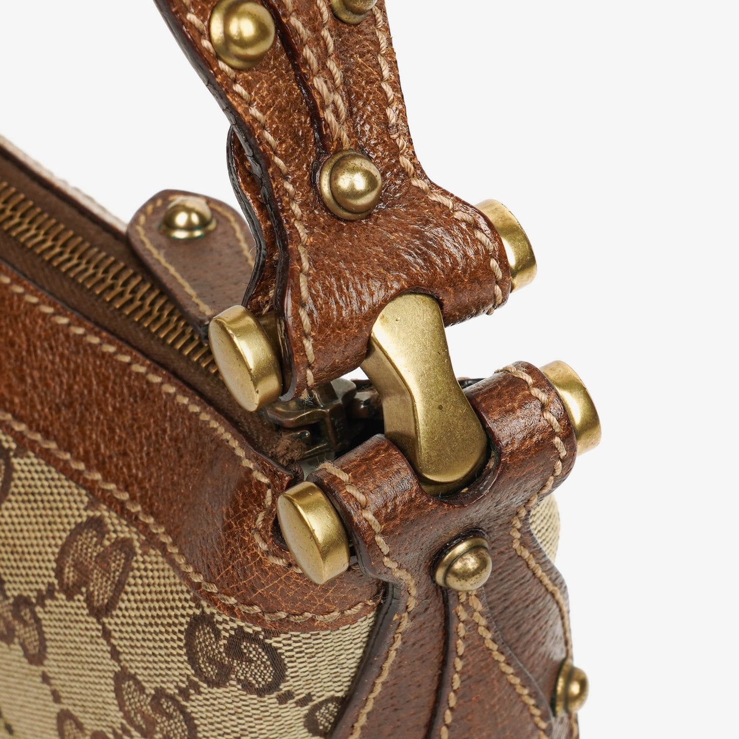 Gucci Pelham Small Schultertasche aus GG Canvas in Beige/Ebony mit Nieten