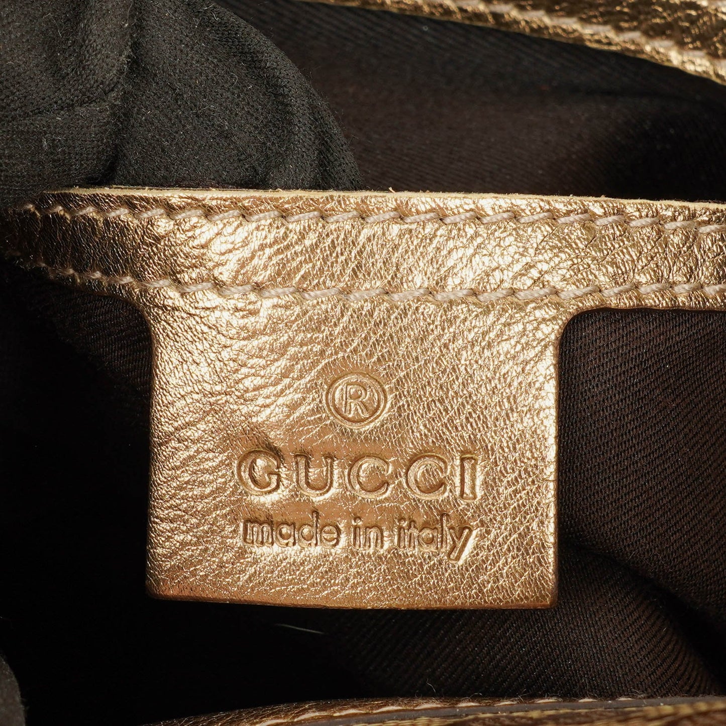 Gucci Joy Schultertasche aus beige/goldfarbenem kristallbeschichtetem Canvas