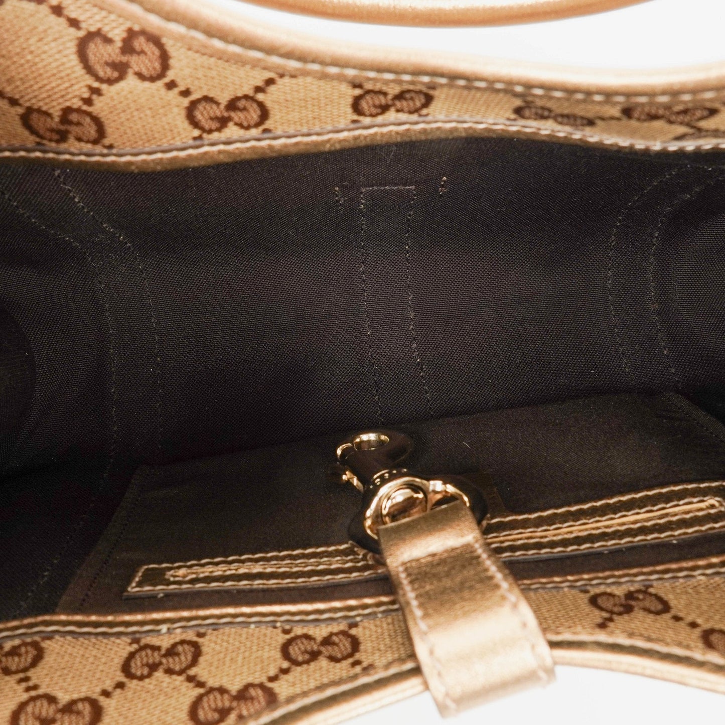 Gucci Joy Schultertasche aus beige/goldfarbenem kristallbeschichtetem Canvas
