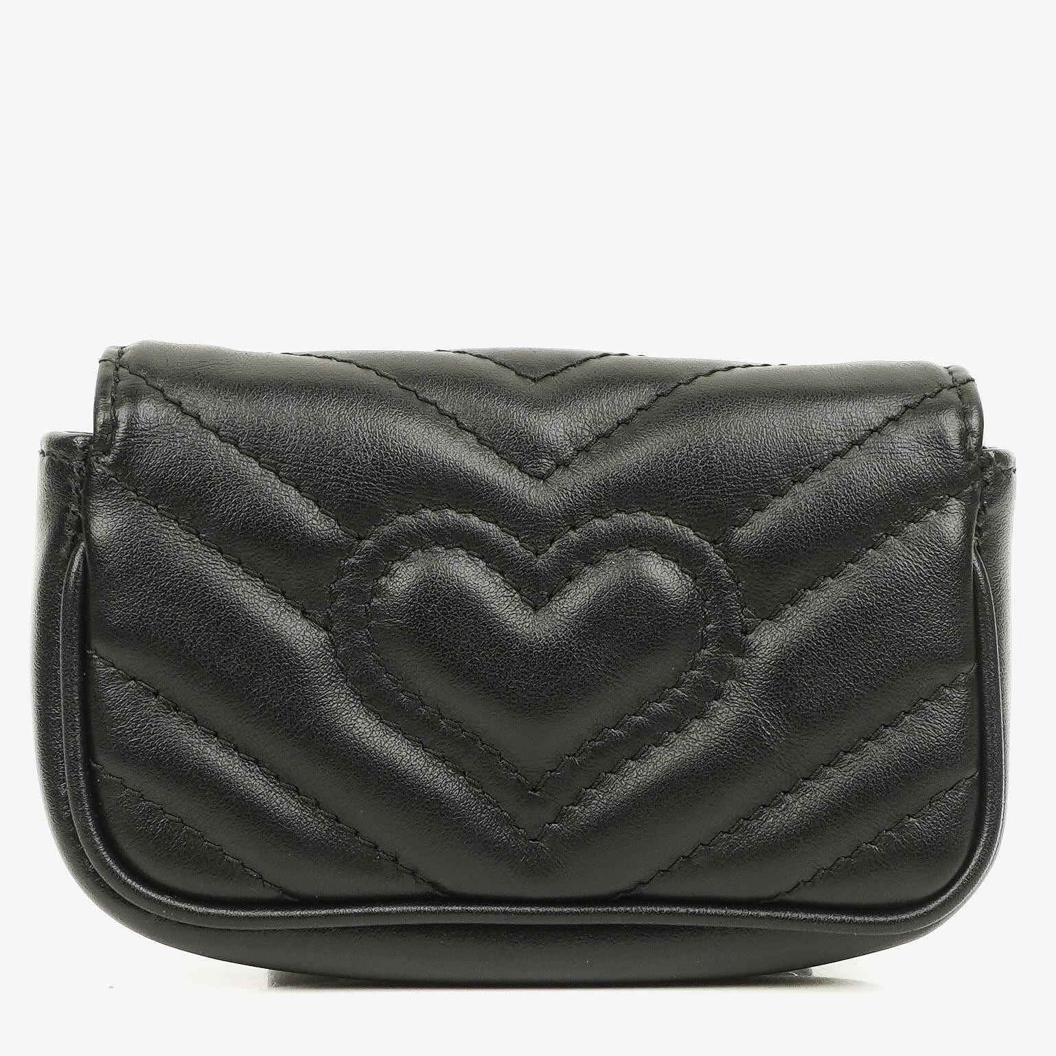 Gucci GG Marmont 2.0 Münztasche an Kette aus schwarzem Matelassé-Kalbsleder