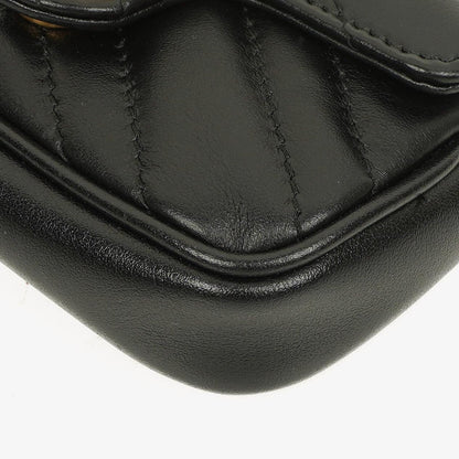 Gucci GG Marmont 2.0 Münztasche an Kette aus schwarzem Matelassé-Kalbsleder