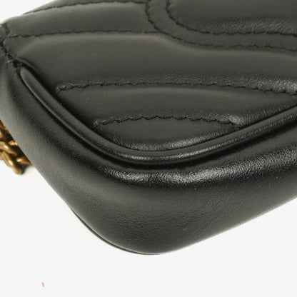 Gucci GG Marmont 2.0 Münztasche an Kette aus schwarzem Matelassé-Kalbsleder