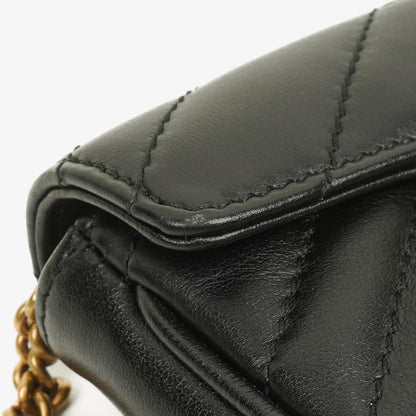 Gucci GG Marmont 2.0 Münztasche an Kette aus schwarzem Matelassé-Kalbsleder
