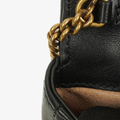 Gucci GG Marmont 2.0 Münztasche an Kette aus schwarzem Matelassé-Kalbsleder