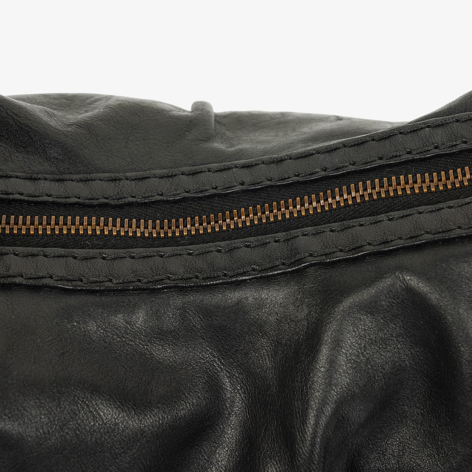 Gucci Jockey Hobo Bag Medium aus schwarzem Leder