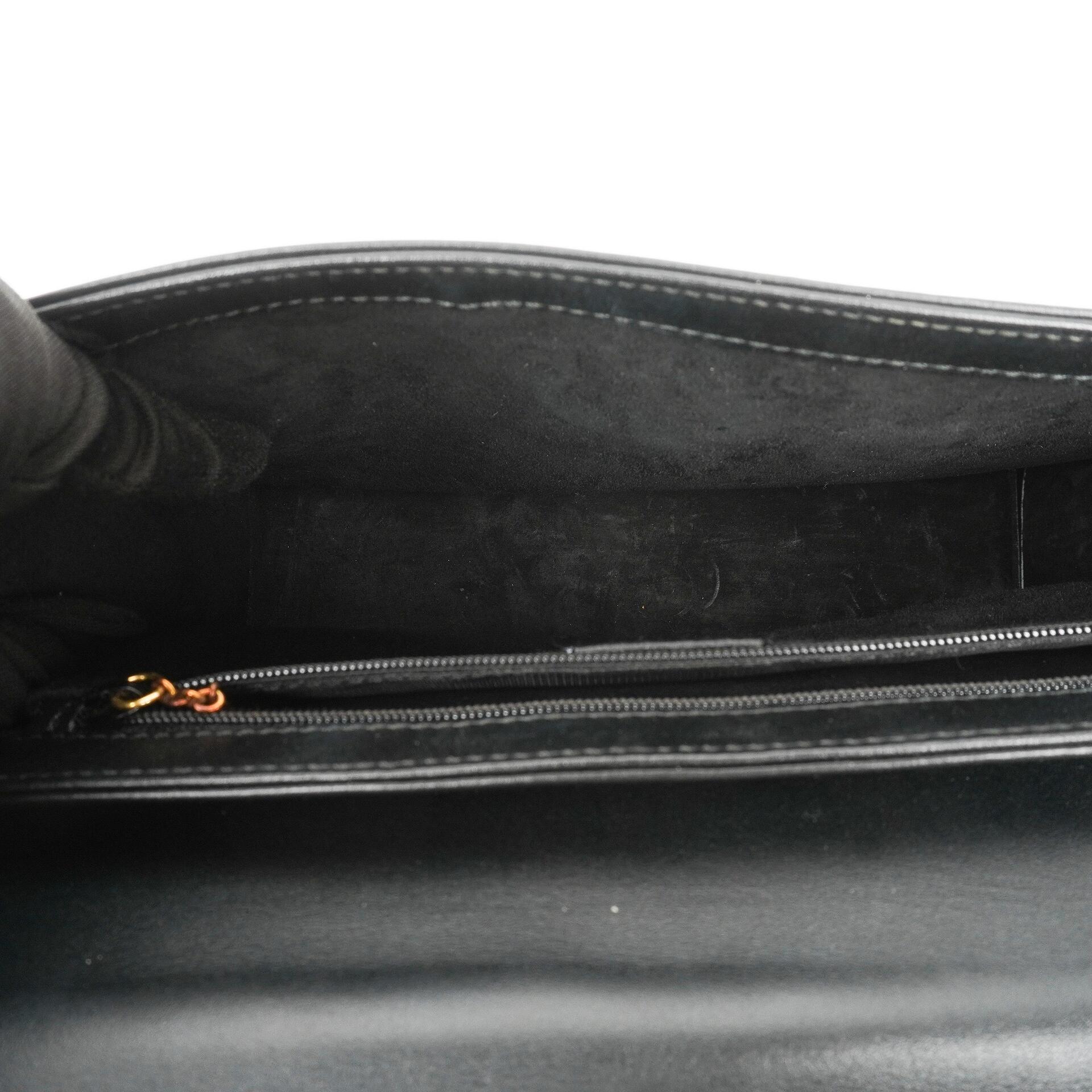 Gucci Schultertasche aus schwarzem Leder