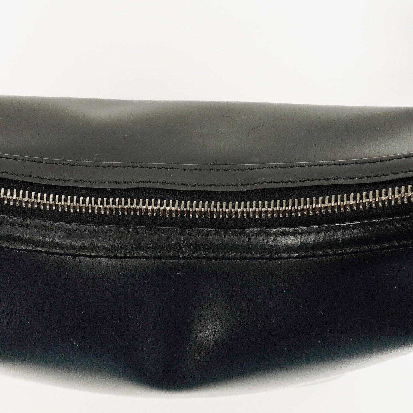 Gucci Schultertasche aus schwarzem Leder