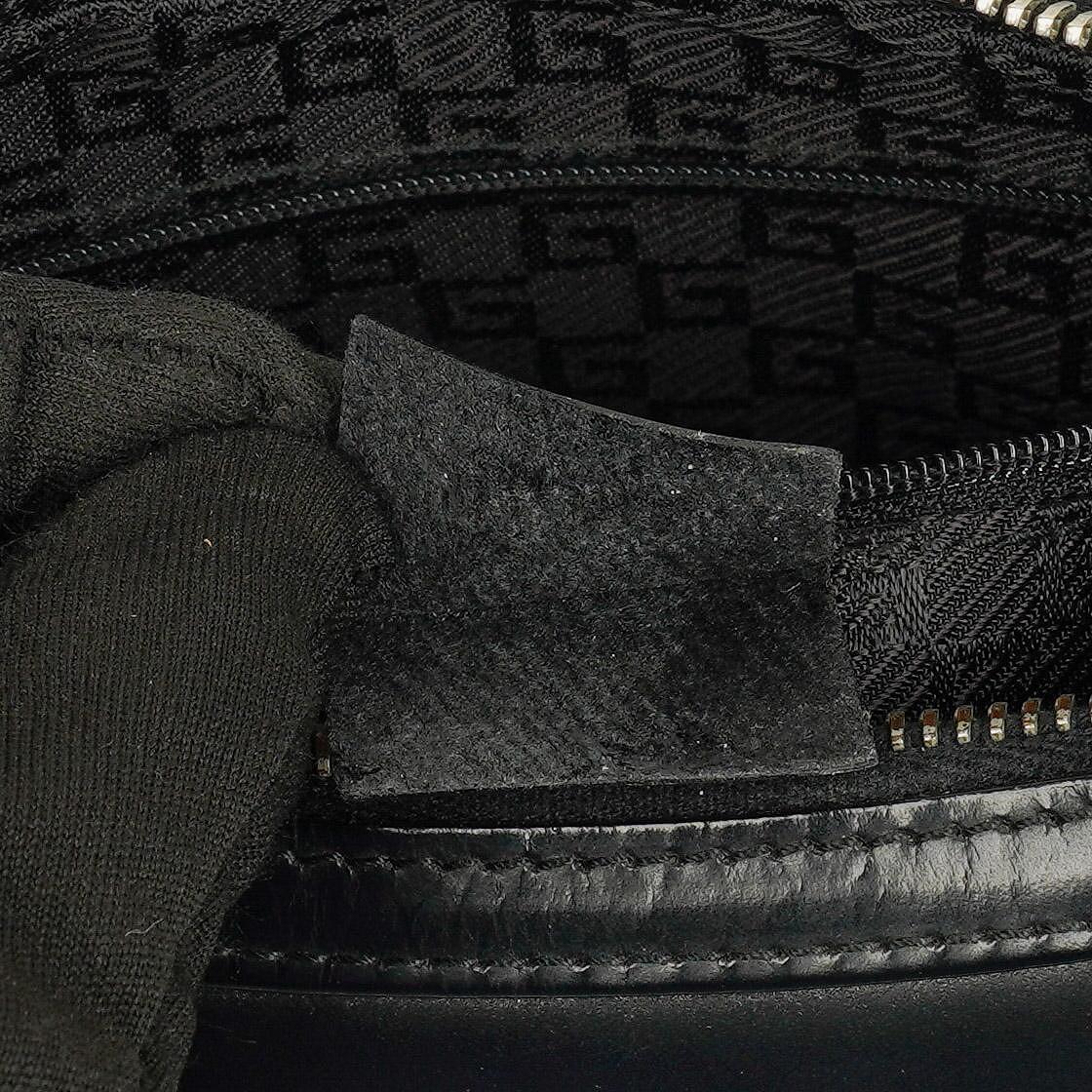 Gucci Schultertasche aus schwarzem Leder
