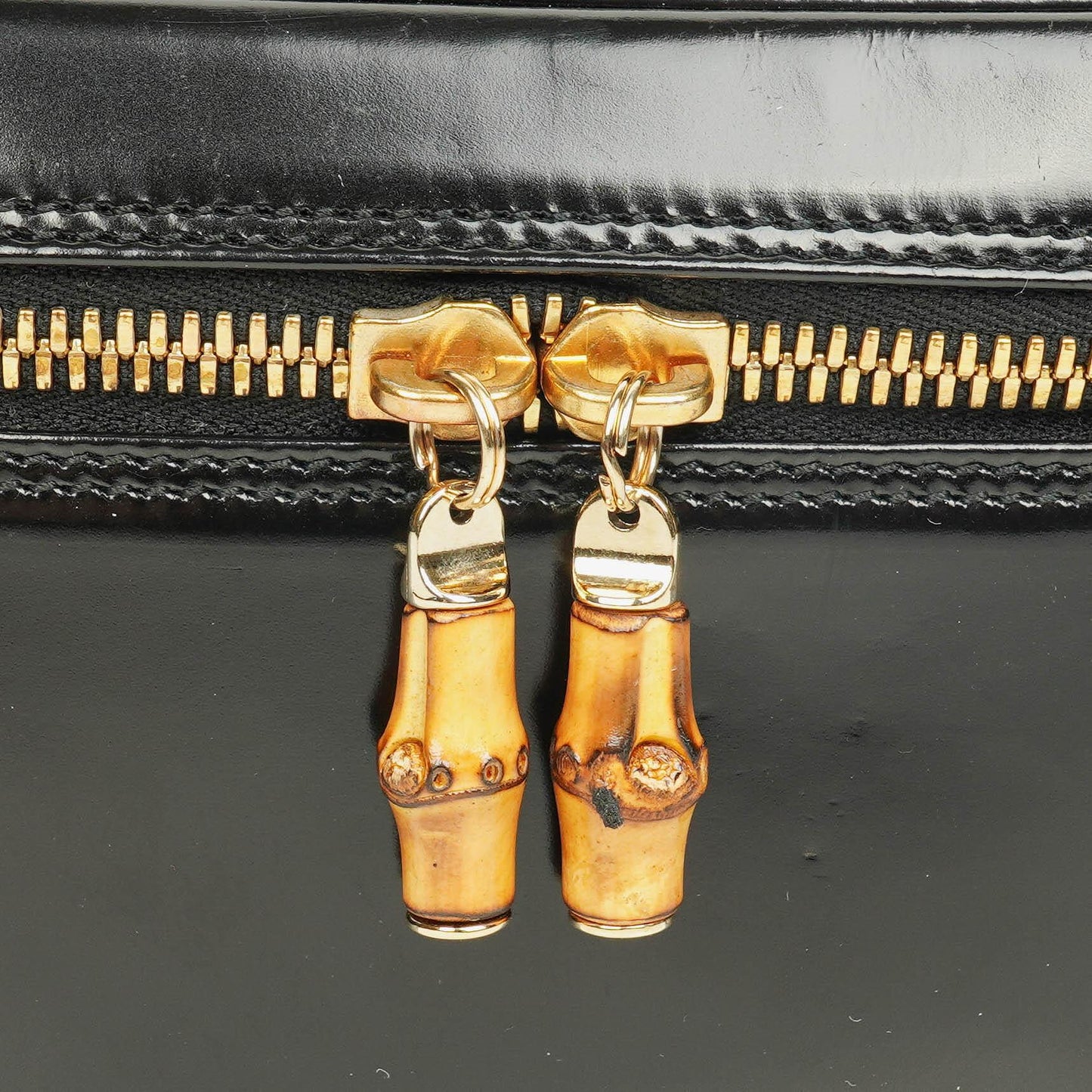 Gucci Bamboo Vanity Tasche aus schwarzem Lackleder