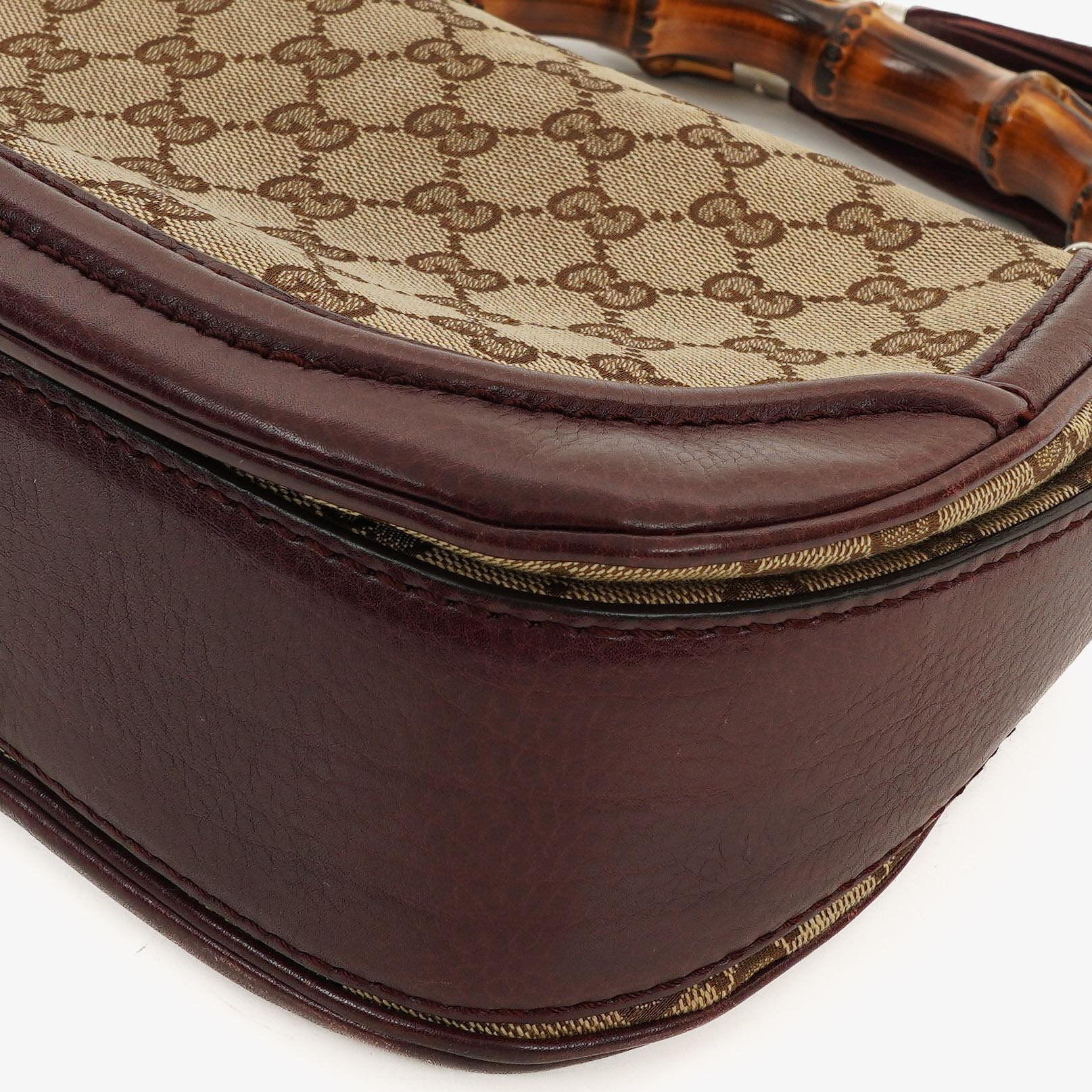 Gucci Medium New Convertible Bamboo Top Handle Tasche aus braunem GG Canvas