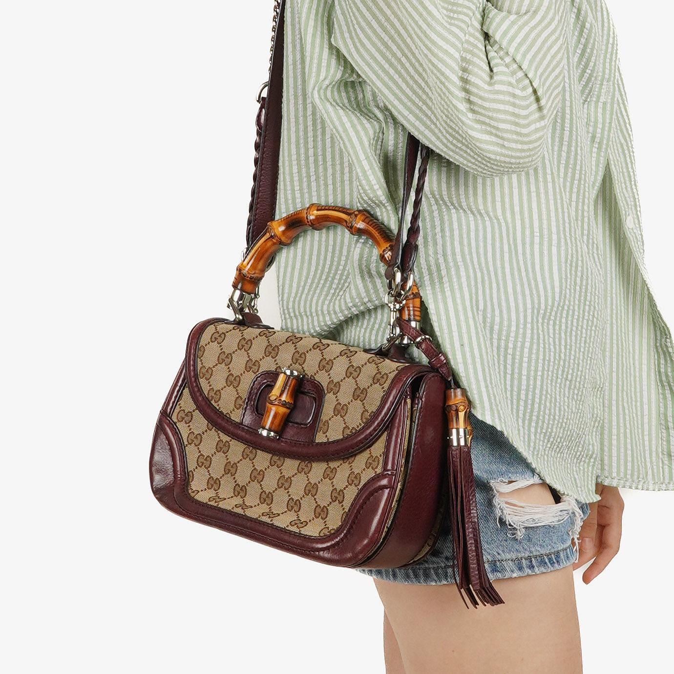 Gucci Medium New Convertible Bamboo Top Handle Tasche aus braunem GG Canvas