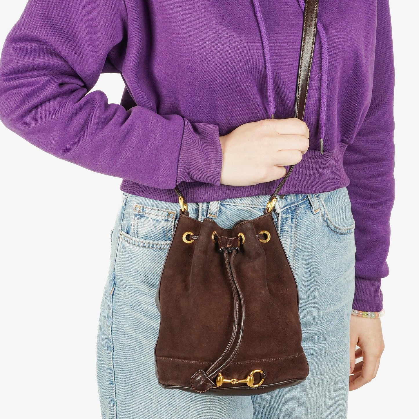 Gucci Bucket Bag aus braunem Leder und Wildleder mit Horsebit-Kette und Zugband