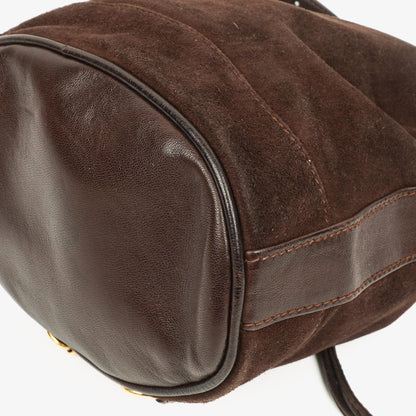 Gucci Bucket Bag aus braunem Leder und Wildleder mit Horsebit-Kette und Zugband
