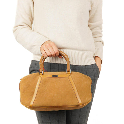 Gucci Obergrifftasche aus braunem Wildleder und Leder mit Bambusdetail