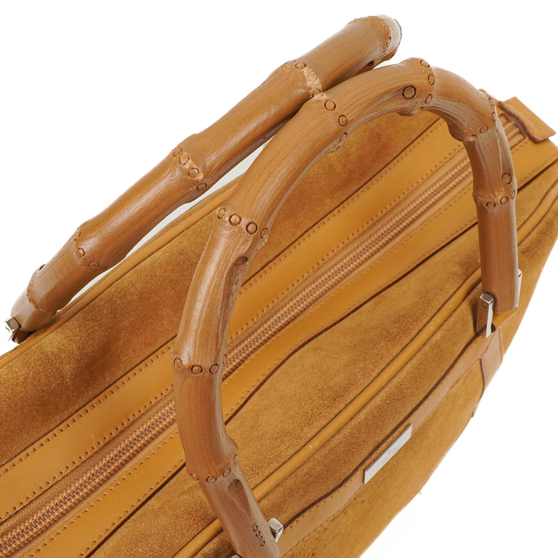 Gucci Obergrifftasche aus braunem Wildleder und Leder mit Bambusdetail
