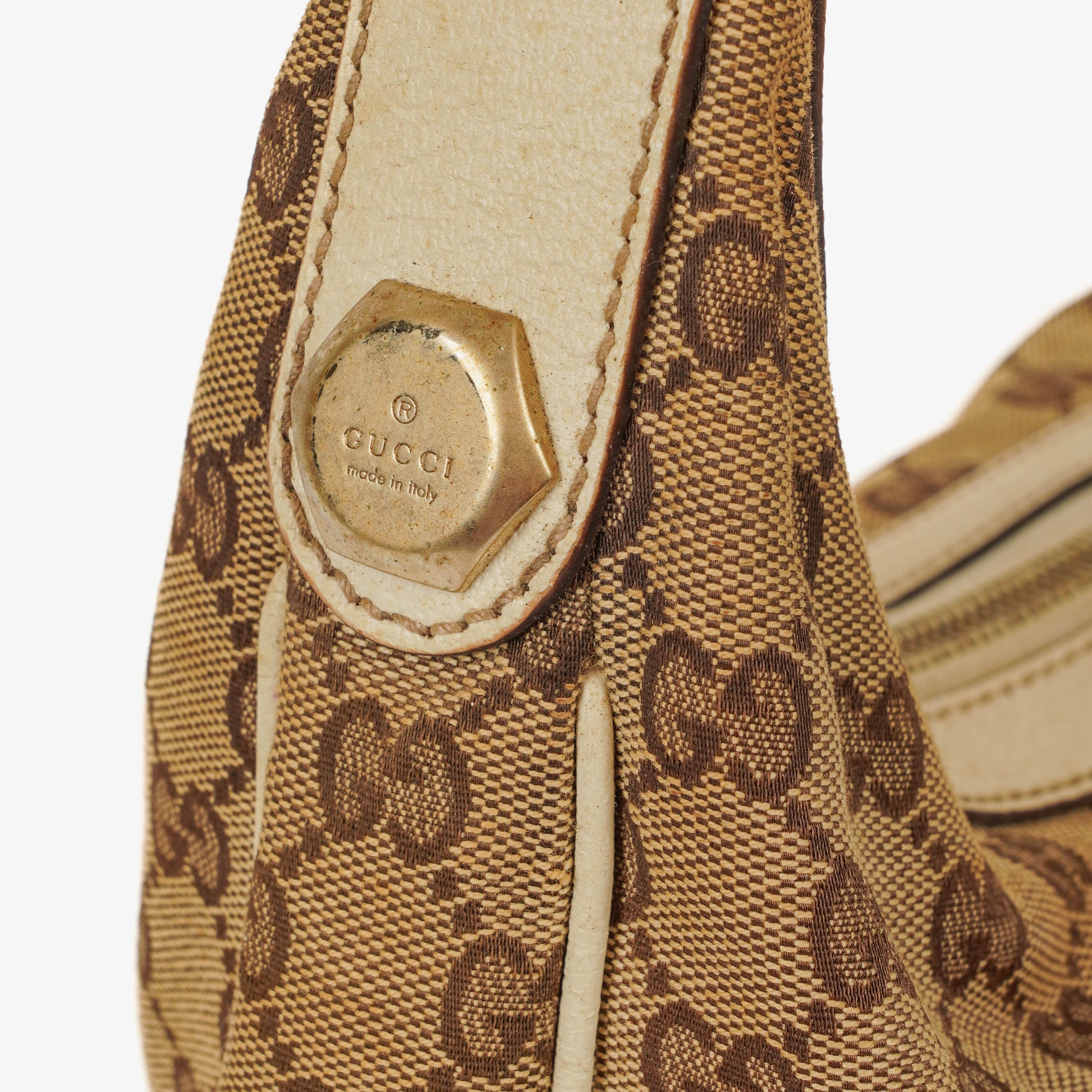 Gucci Charmy GG Canvas Hobo-Tasche in Beige