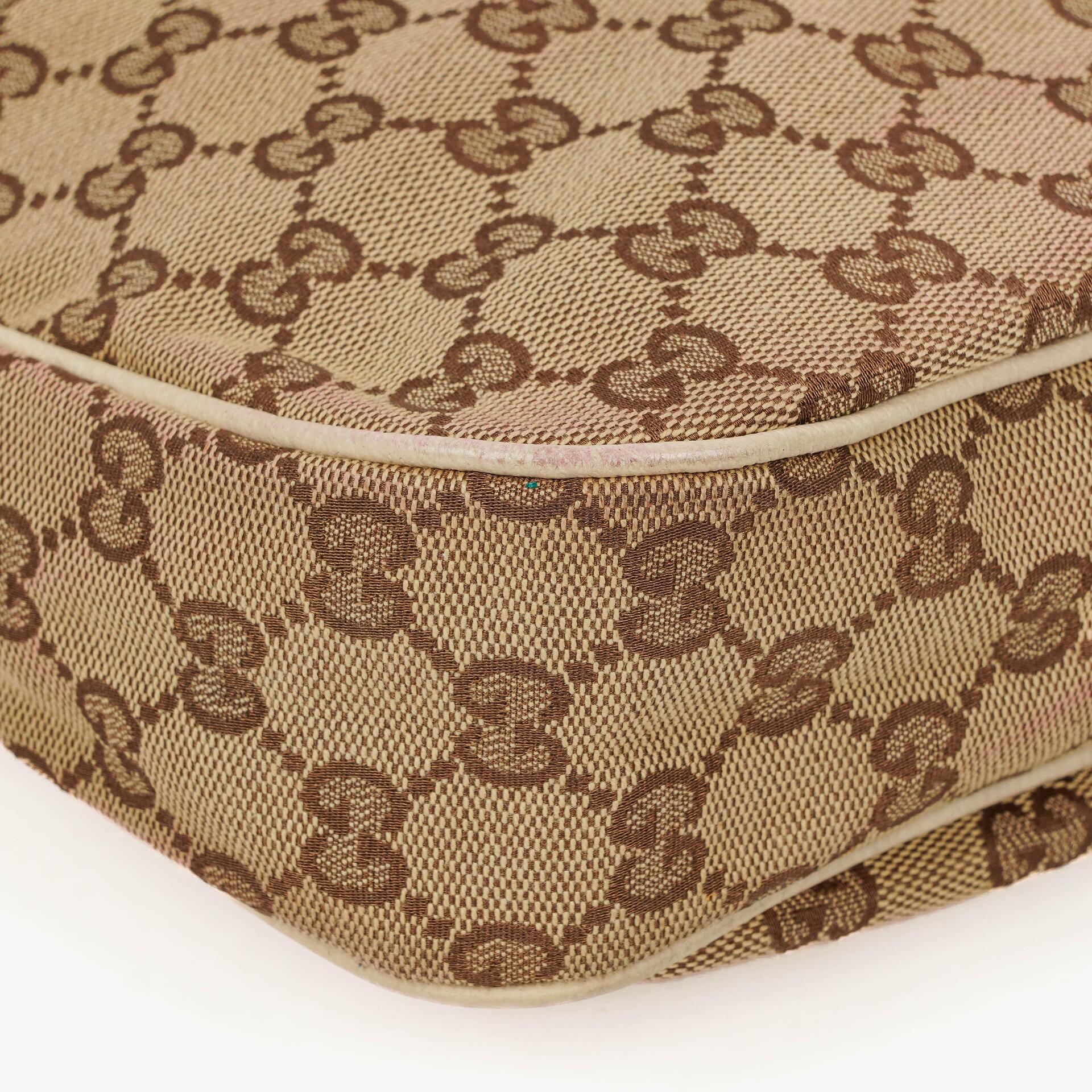 Gucci Charmy Hobo-Tasche aus beigem GG Canvas