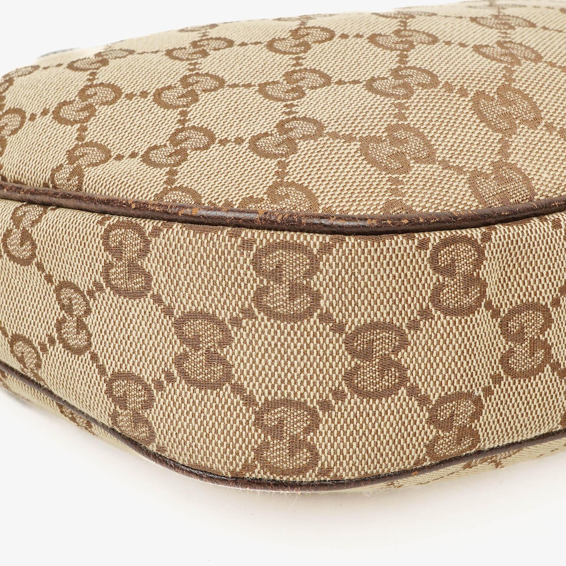 Gucci Charmy Hobo-Tasche aus beigem GG Canvas