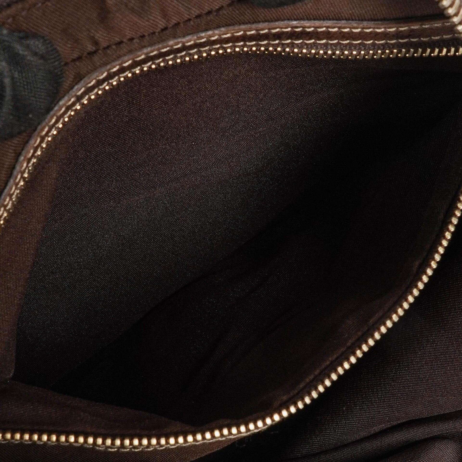 Gucci Charmy Hobo-Tasche aus beigem GG Canvas