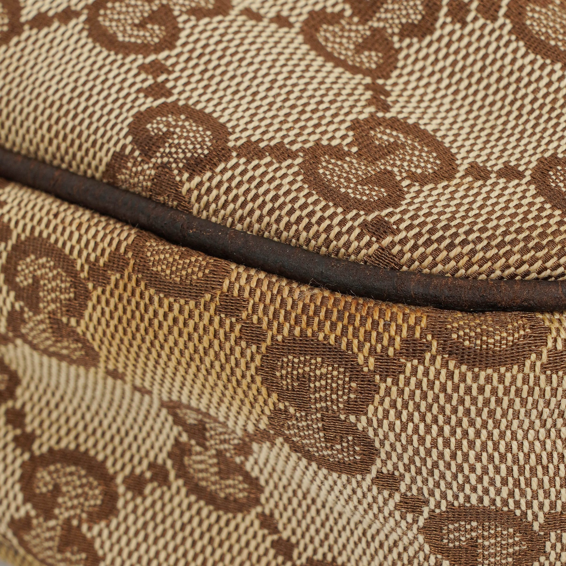 Gucci Charmy Hobo-Tasche aus beigem GG Canvas