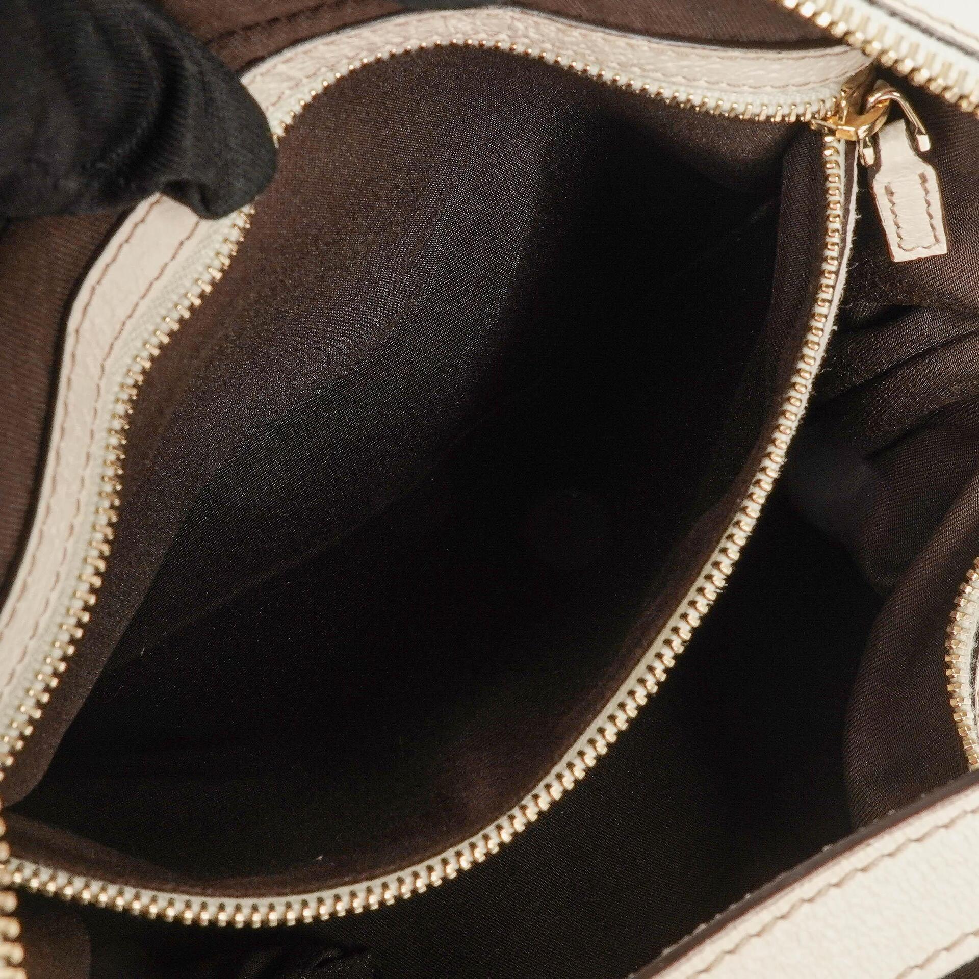 Gucci Charmy Beige GG Canvas Hobo-Tasche