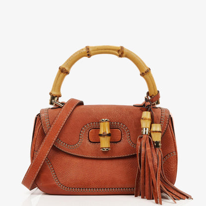 Gucci Medium New Convertible Bamboo Top Handle Tasche aus genarbtem Kalbsleder in Koralle