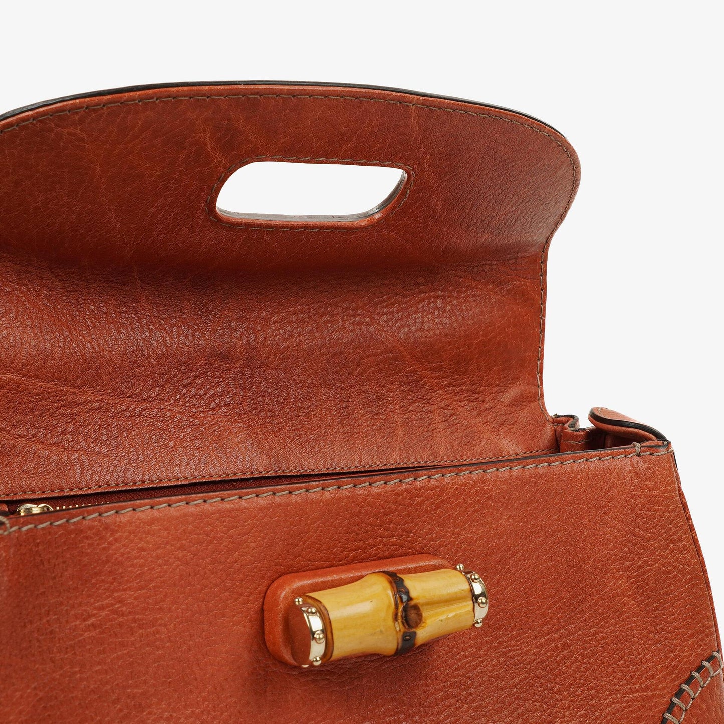 Gucci Medium New Convertible Bamboo Top Handle Tasche aus genarbtem Kalbsleder in Koralle