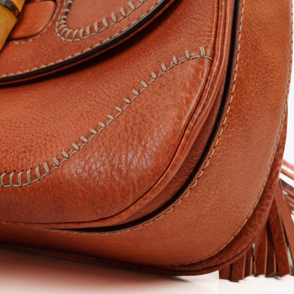Gucci Medium New Convertible Bamboo Top Handle Tasche aus genarbtem Kalbsleder in Koralle