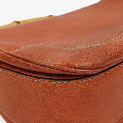 Gucci Medium New Convertible Bamboo Top Handle Tasche aus genarbtem Kalbsleder in Koralle
