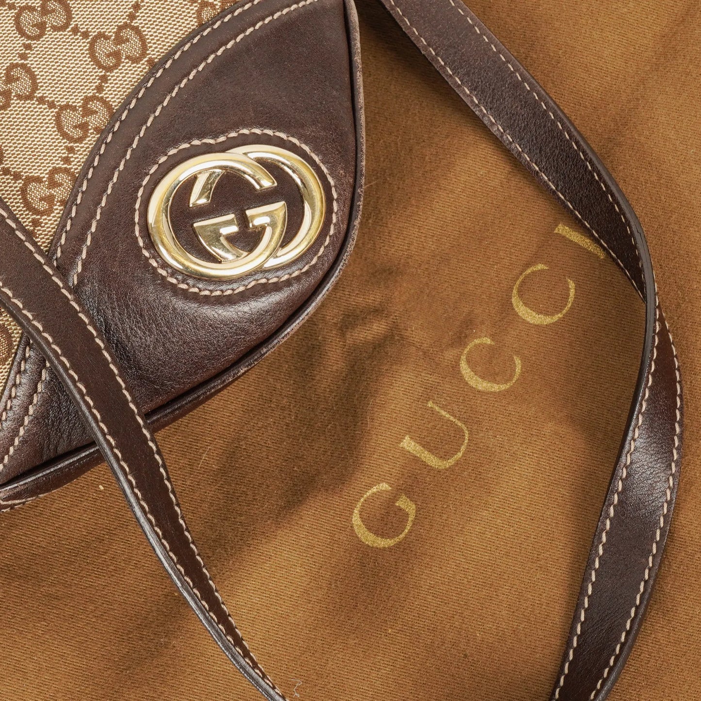 Gucci GG Canvas Schultertasche