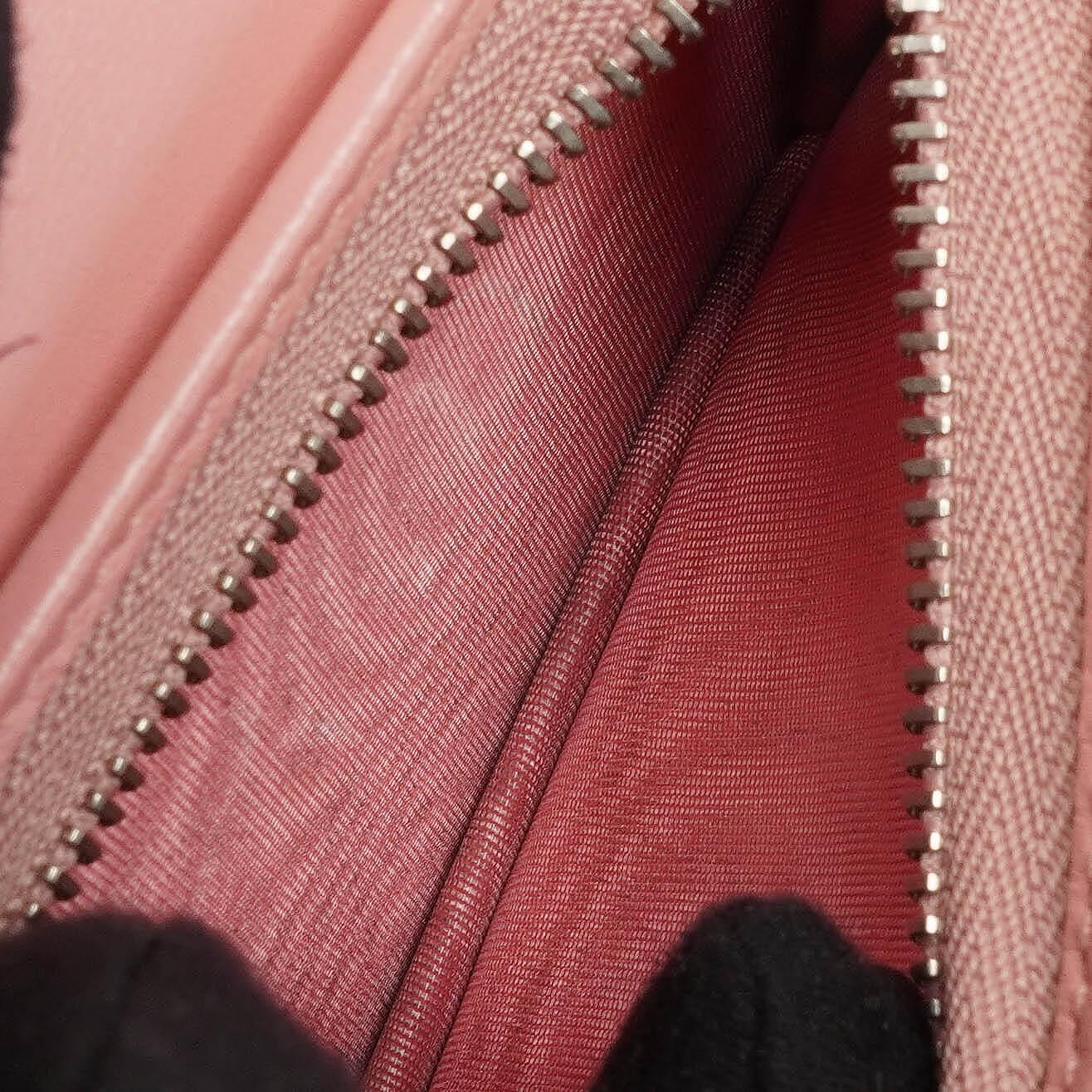 Gucci GG Marmont Kleine Geldbörse an Kette Rosa Leder Silberfarbene Beschläge