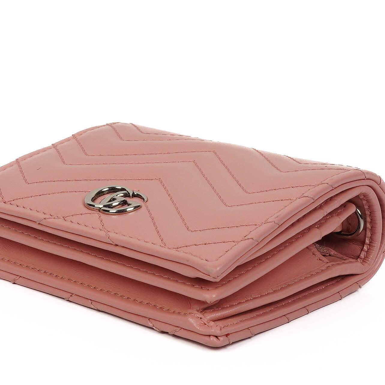 Gucci GG Marmont Kleine Geldbörse an Kette Rosa Leder Silberfarbene Beschläge