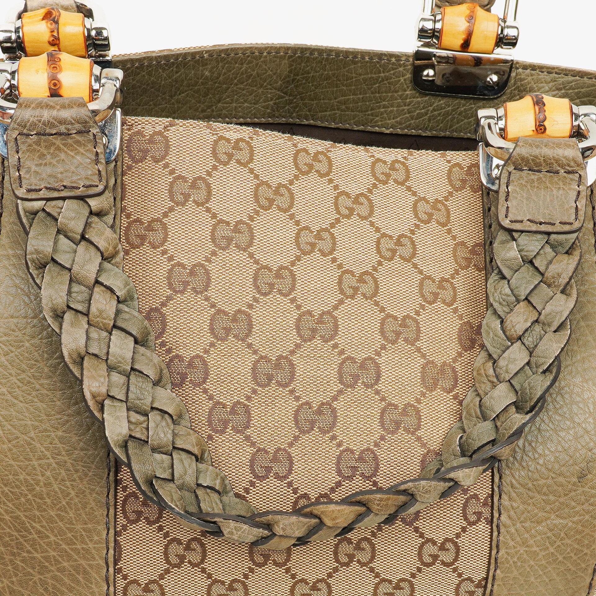 Gucci GG Monogram Canvas Top-Handle-Tasche in Beige mit Bambusgriff