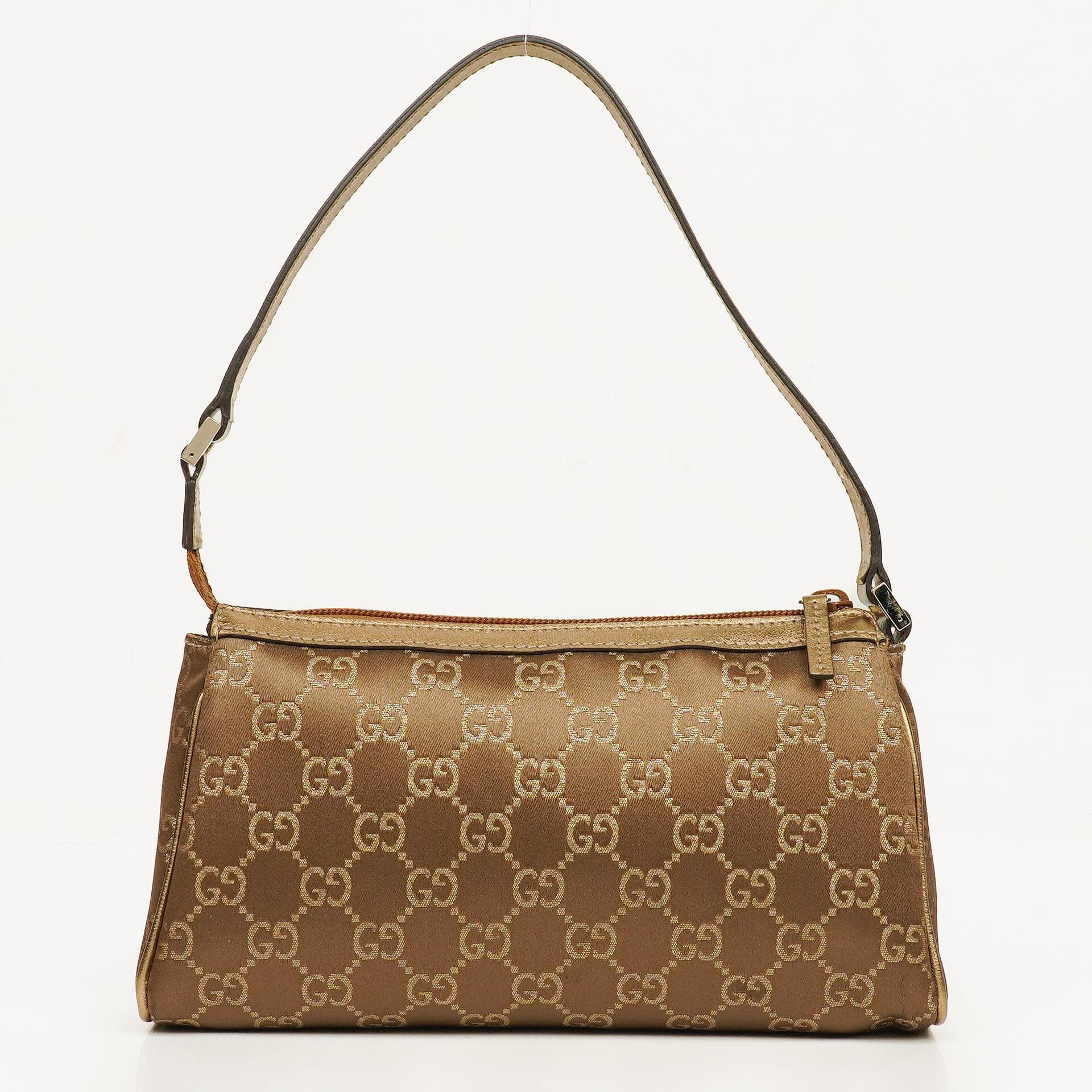 Gucci Abbey D-Ring Pochette aus GG Satin