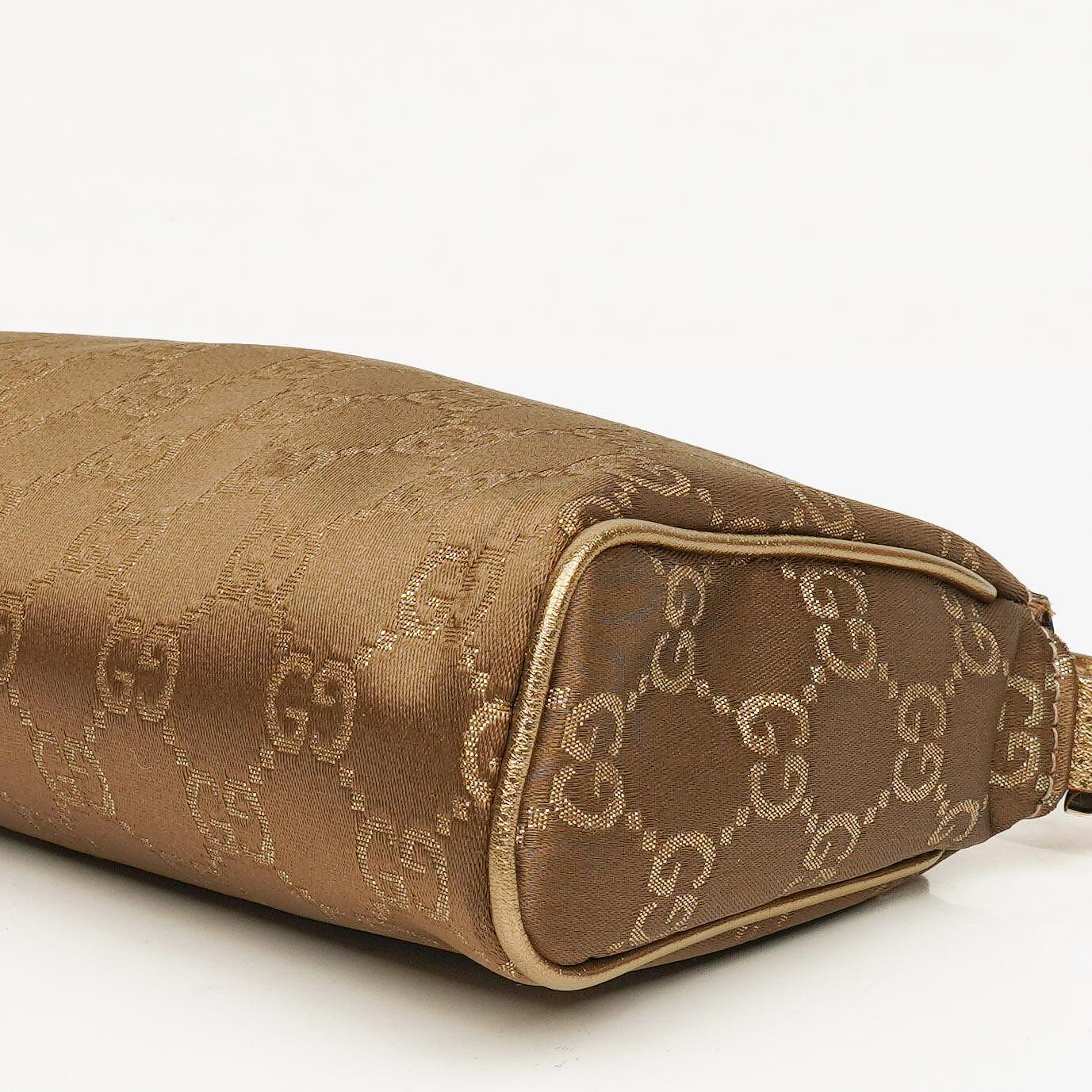 Gucci Abbey D-Ring Pochette aus GG Satin