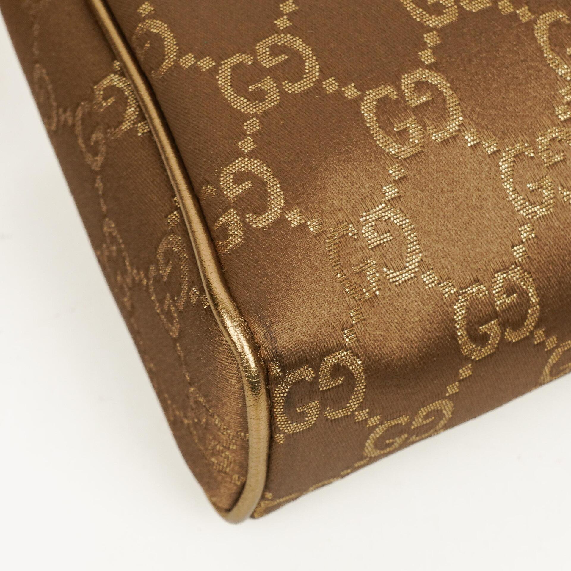 Gucci Abbey D-Ring Pochette aus GG Satin