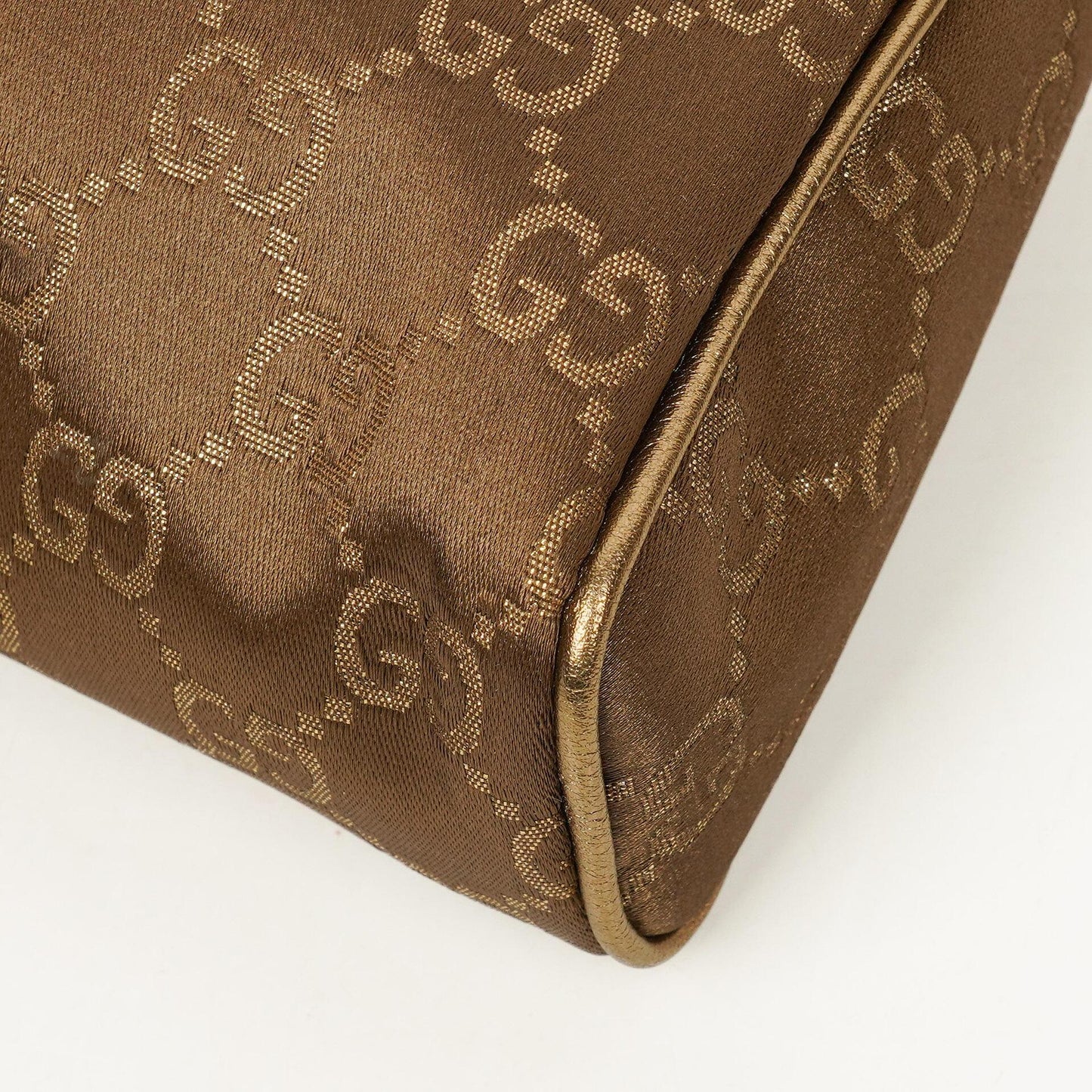Gucci Abbey D-Ring Pochette aus GG Satin