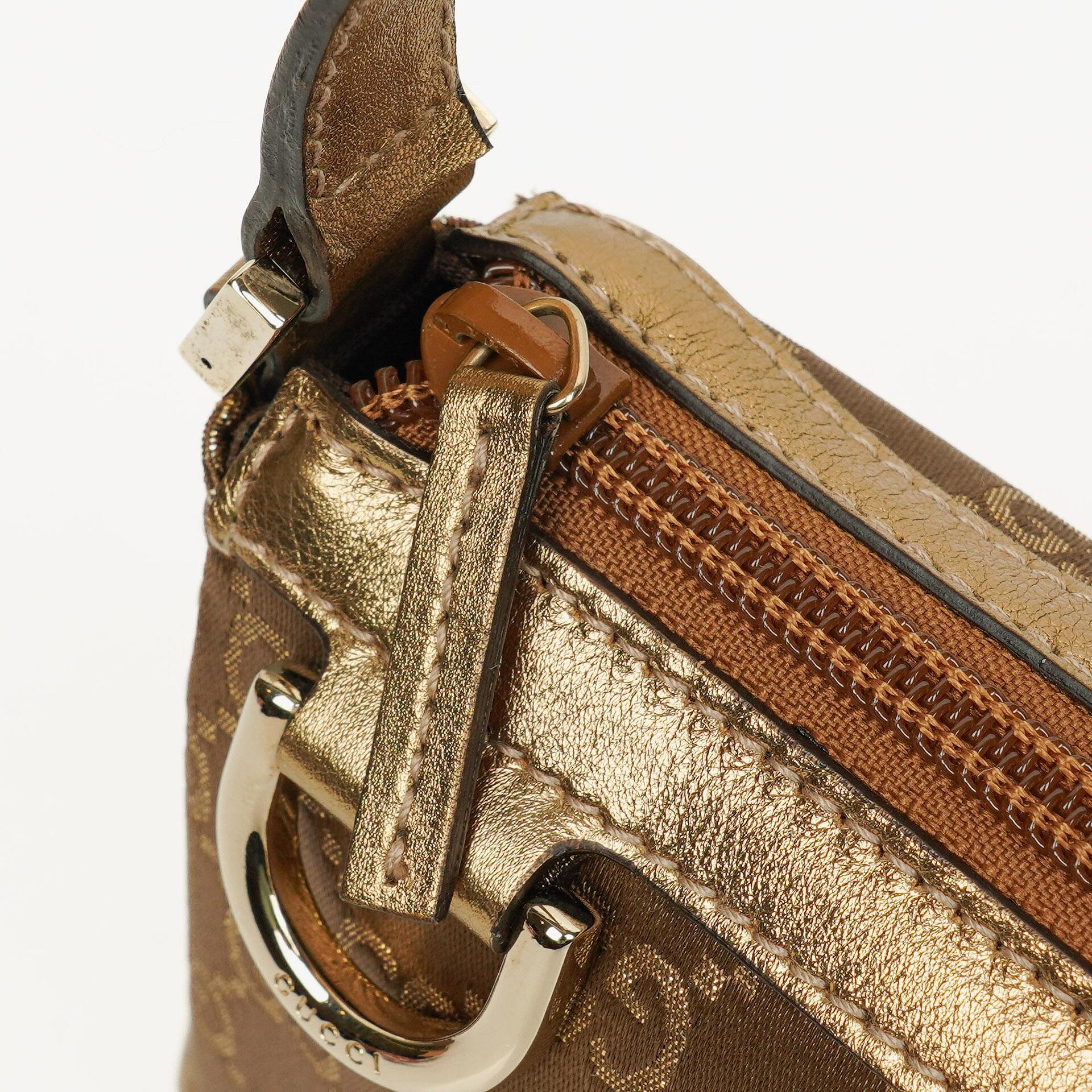 Gucci Abbey D-Ring Pochette aus GG Satin