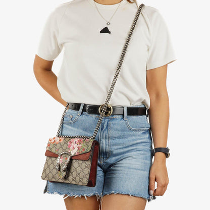 Gucci GG Supreme Monogram Blooms Mini Dionysus Schultertasche
