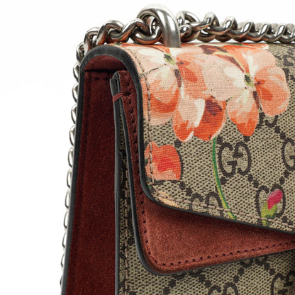 Gucci GG Supreme Monogram Blooms Mini Dionysus Schultertasche