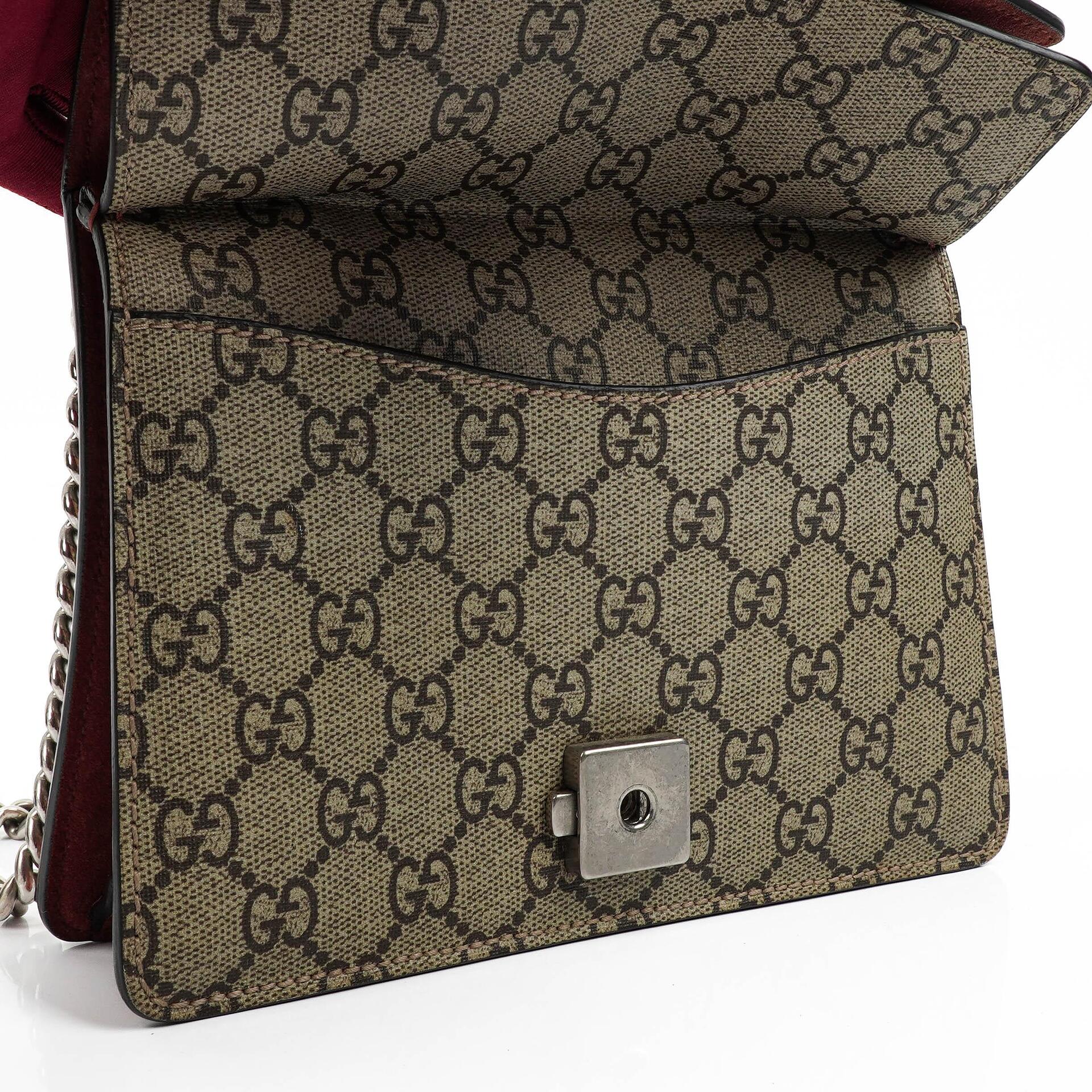 Gucci GG Supreme Monogram Blooms Mini Dionysus Schultertasche