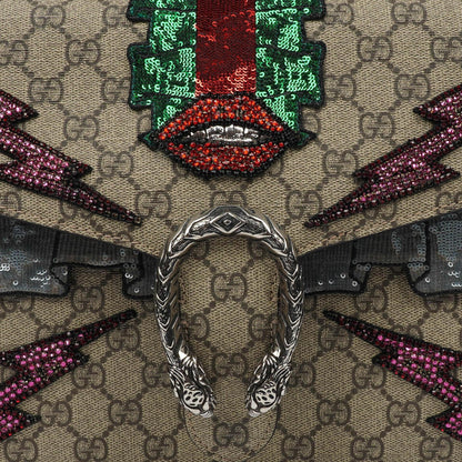 Gucci Medium Dionysus Schultertasche aus GG Supreme Monogram mit Lightning-Stickerei
