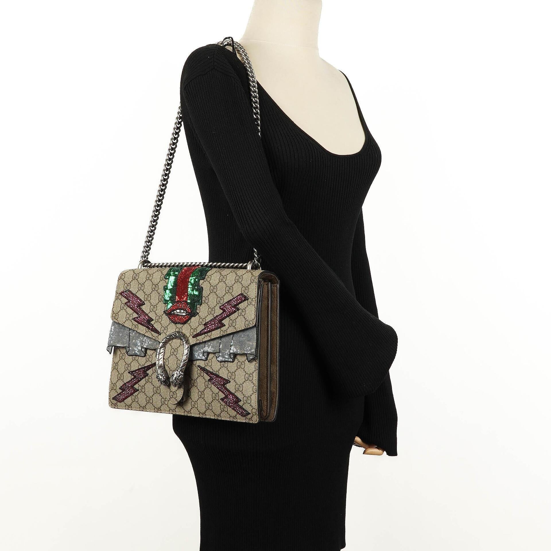 Gucci Medium Dionysus Schultertasche aus GG Supreme Monogram mit Lightning-Stickerei