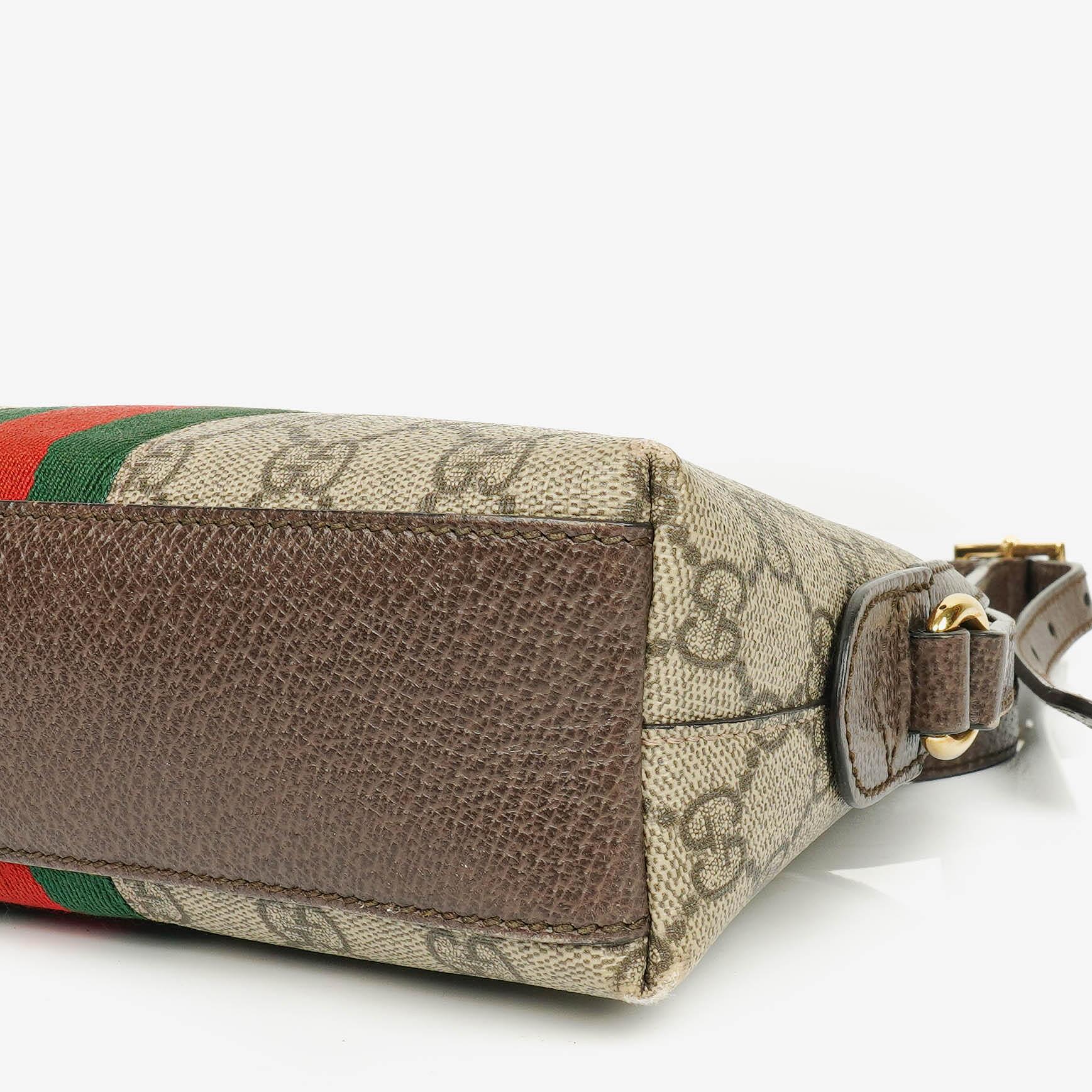 Gucci Kleine Ophidia Dome Schultertasche aus GG Supreme Monogram mit abgerundeter Oberseite